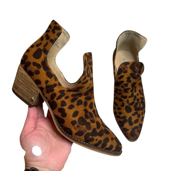 Arider Girl Leopard Print Cutout Ankle Booties Women's 6.5 Slip On Boot - Picture 1 of 8